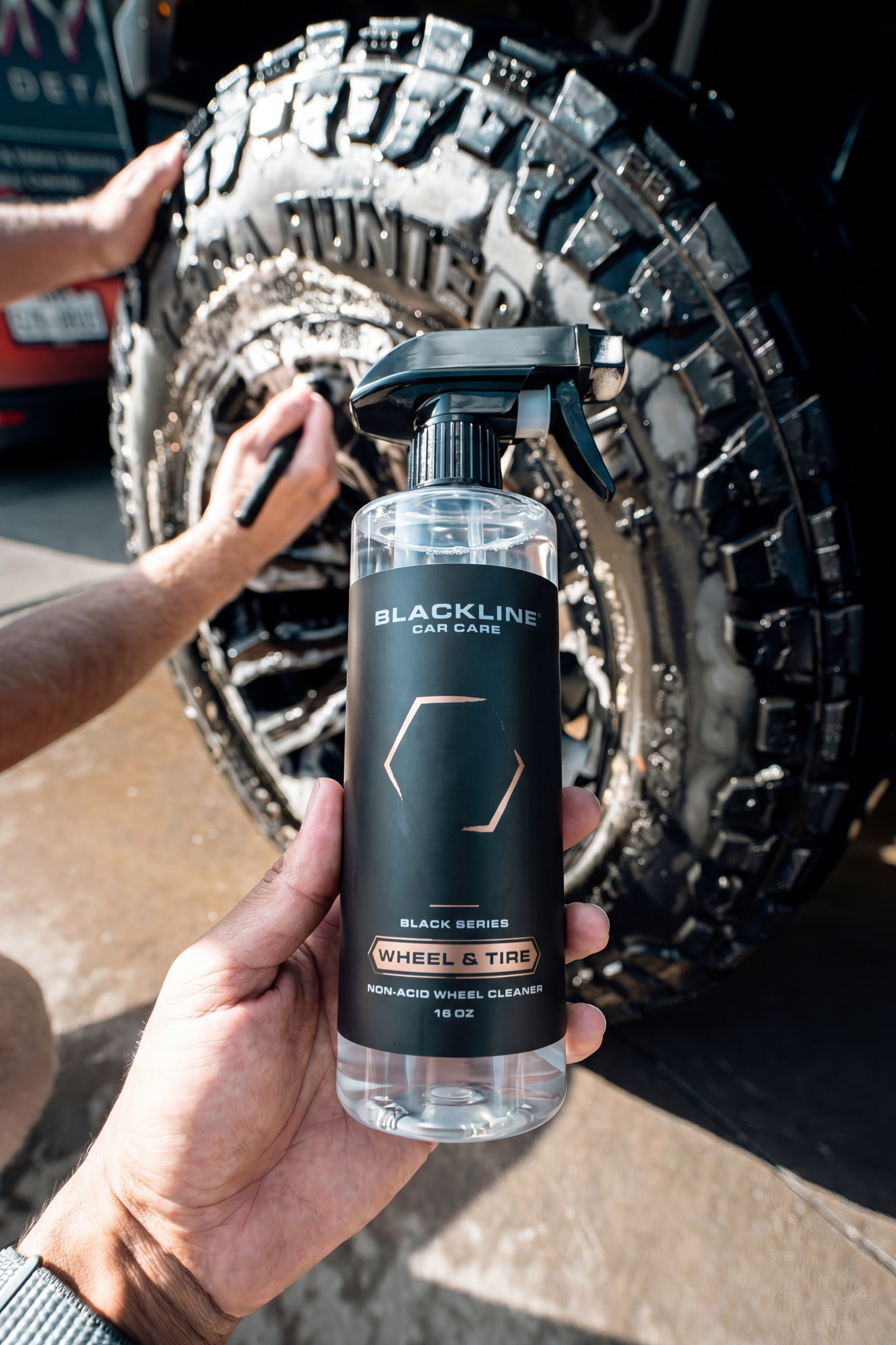 BLACKLINE® WHEEL N' TIRE CLEANER Secondary image
