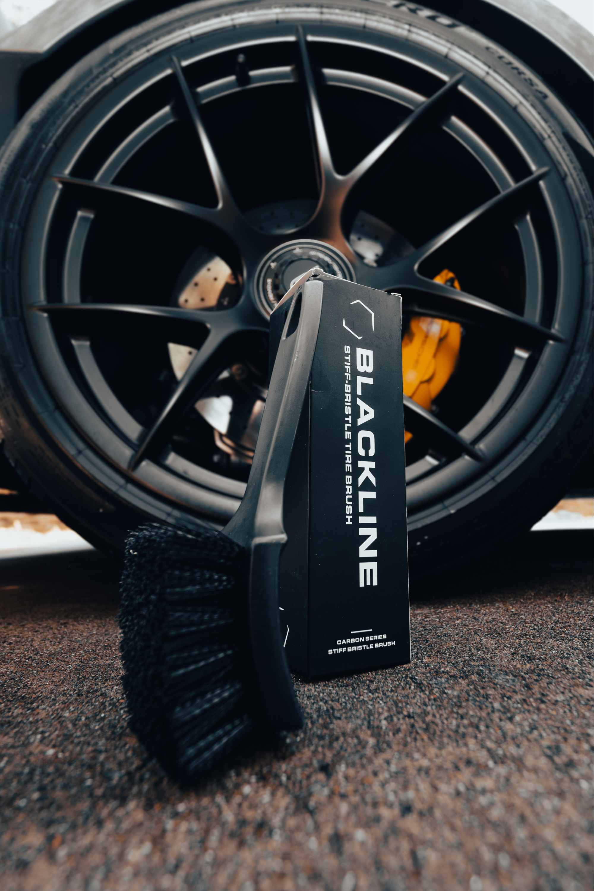 BLACKLINE® STIFF BRISTLE TIRE BRUSH Secondary image