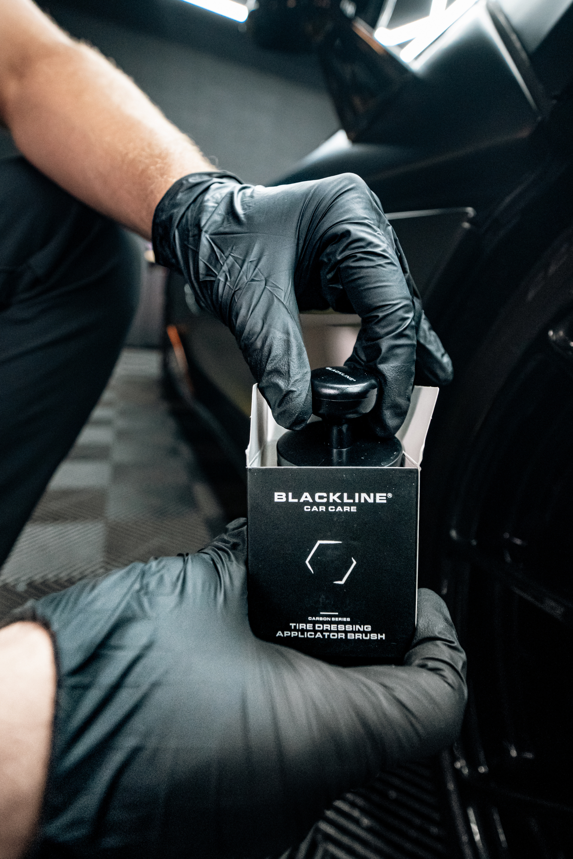 BLACKLINE® TIRE SHINE APPLICATOR BRUSH Secondary image