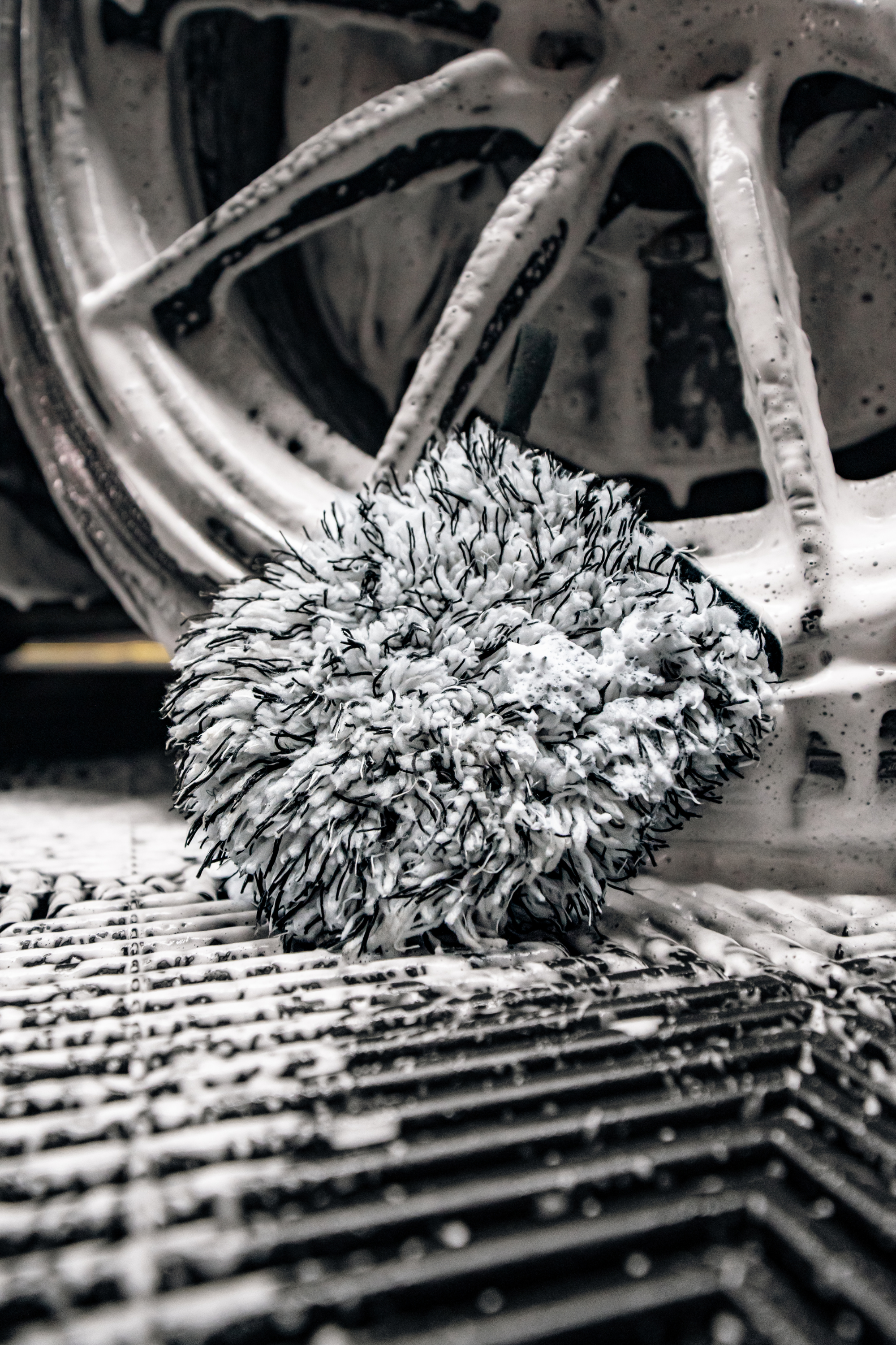 BLACKLINE® MICROFIBER WHEEL MITT Secondary image